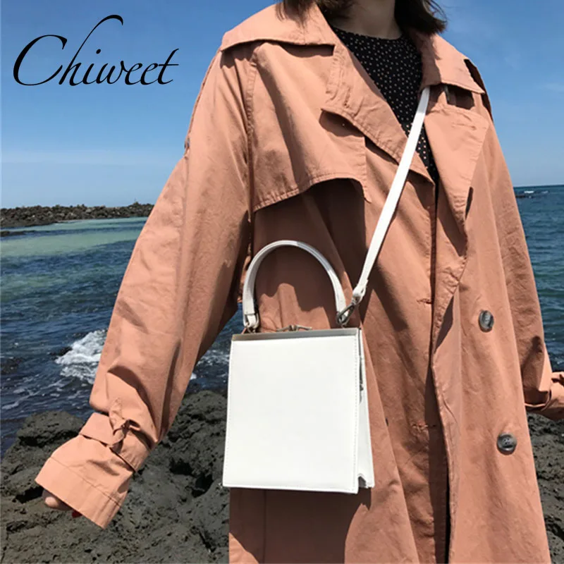 Brand Small Women Messenger Bags Chic Metal Clip Bag Tote Designer Vintage Trapezoid Leather Handbag Female Casual Shoulder Bag
Brand Small Women Messenger Bags Chic Metal Clip Bag Tote Designer Vintage Trapezoid Leather Handbag Female Casual Shoulder Bag
