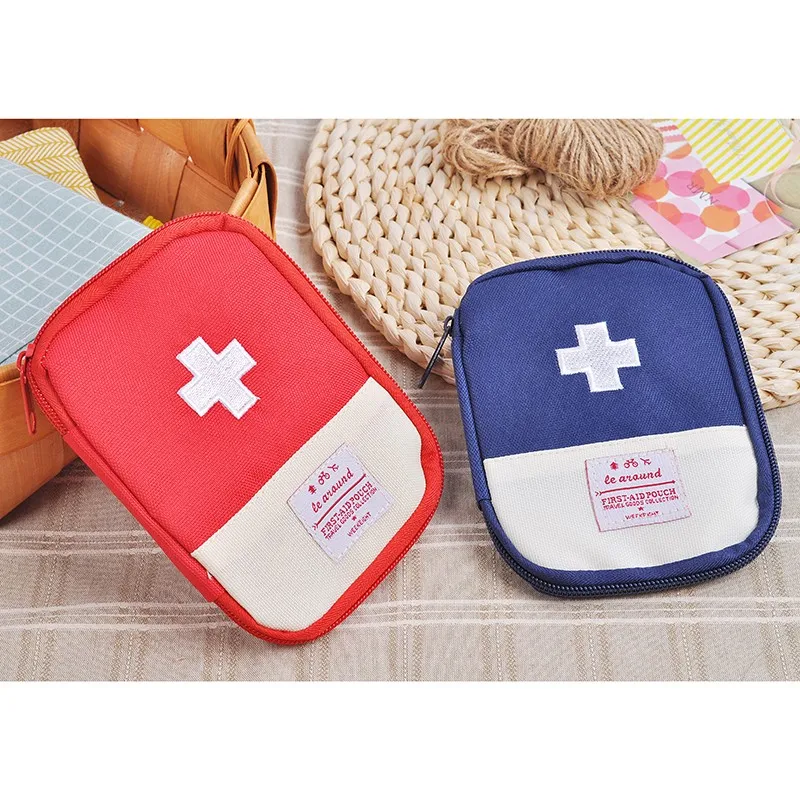 Portable medical first aid kit zipper type outdoor survival sports running bag multi-function new 3-color medical emergency kit
Portable medical first aid kit zipper type outdoor survival sports running bag multi-function new 3-color medical emergency kit