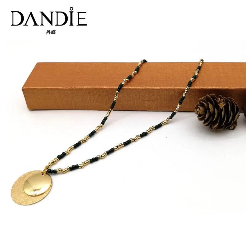 Dandie short necklace, seed bead with iron pendant trend jewelry, light weight accessory
Dandie short necklace, seed bead with iron pendant trend jewelry, light weight accessory