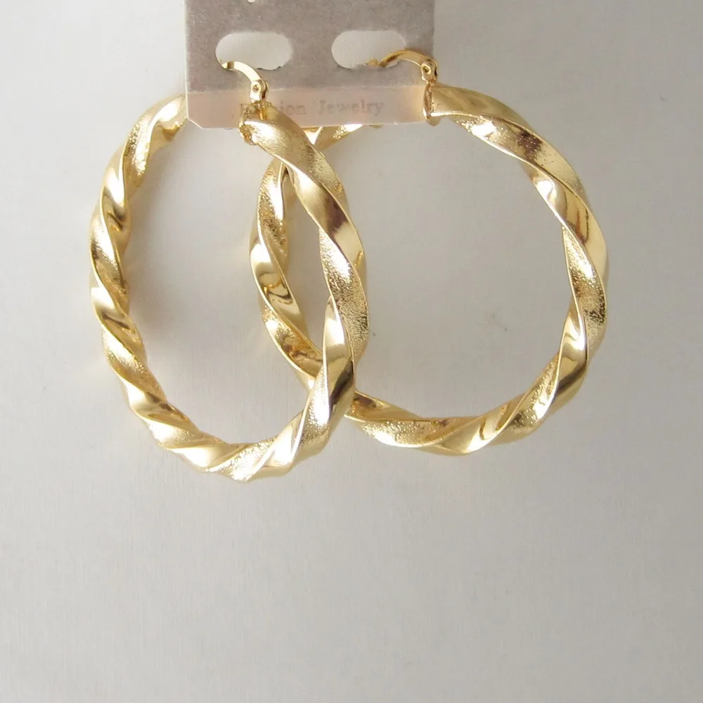 MIN ORDER 10$ /ONE PART PLAIN ONE SCRUB TWIST - YELLOW GOLD GP COLOR FOUR SIZE HOOP 40MM 45MM 60MM 70MM EARRING BAND ABOUT 7 MM
MIN ORDER 10$ /ONE PART PLAIN ONE SCRUB TWIST - YELLOW GOLD GP COLOR FOUR SIZE HOOP 40MM 45MM 60MM 70MM EARRING BAND ABOUT 7 MM