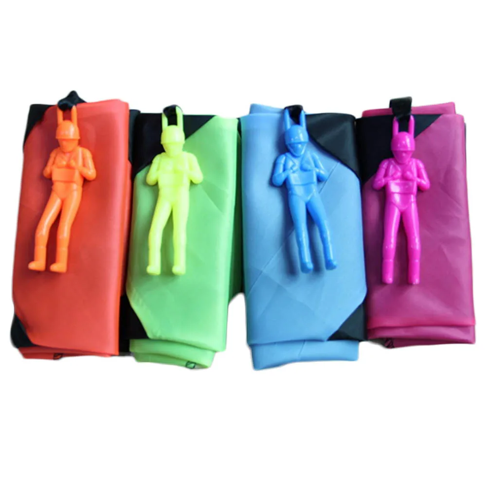 Hand Throwing parachute Toy Play Game For Children's Educational Parachute With Figure Soldier Child Outdoor Fun Random Color
Hand Throwing parachute Toy Play Game For Children's Educational Parachute With Figure Soldier Child Outdoor Fun Random Color