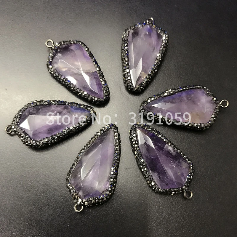The long triangular natural pendant has a unique feminine favorite with a bag of five about 27 grams
The long triangular natural pendant has a unique feminine favorite with a bag of five about 27 grams