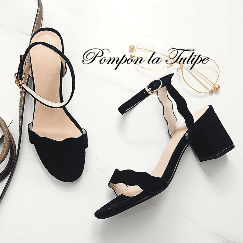 BHS 901126 single lace style summer shoes genuine strap with medium heels sandals
BHS 901126 single lace style summer shoes genuine strap with medium heels sandals