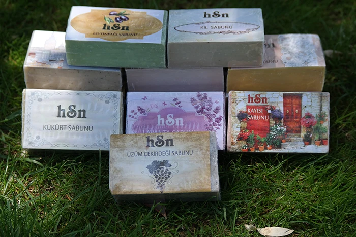 3 Piece Natural Herbal Essential Oil Soap Whitening Handmade Soap Skin Remove Acne Deep Cleansing Face Hair Care Bath 375Gr
3 Piece Natural Herbal Essential Oil Soap Whitening Handmade Soap Skin Remove Acne Deep Cleansing Face Hair Care Bath 375Gr