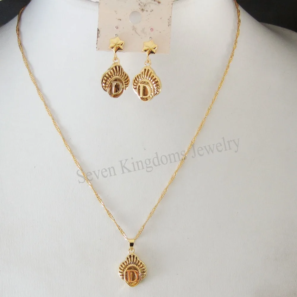 MIN ORDER IS ONE PIECE /- YELLOW GOLD GP 18" NECKLACE CUTE LETTER LETTERS INITIAL INITIALS D E J T V PENDANT STUD EARRING SET
MIN ORDER IS ONE PIECE /- YELLOW GOLD GP 18" NECKLACE CUTE LETTER LETTERS INITIAL INITIALS D E J T V PENDANT STUD EARRING SET
