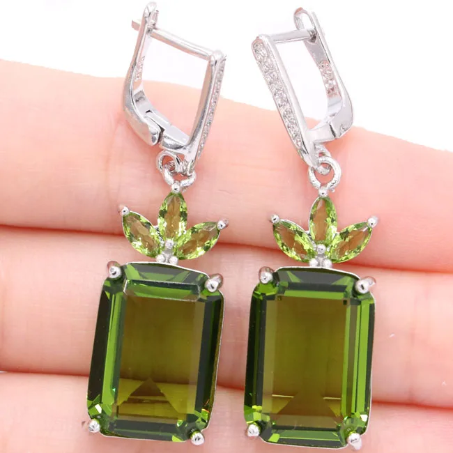 SheCrown Elegant 18x13mm Green Peridot Natural Cubic Zirconia Gift For Sister Silver Earrings 44x13mm 
SheCrown Elegant 18x13mm Green Peridot Natural Cubic Zirconia Gift For Sister Silver Earrings 44x13mm