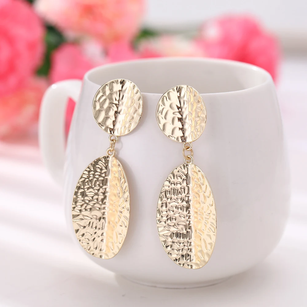 Fashion Hoop Earrings For Women Gold Long Round Zinc Alloy Earrings For Women Ladies Gifts Earrings Jewelry for Wedding Party
Fashion Hoop Earrings For Women Gold Long Round Zinc Alloy Earrings For Women Ladies Gifts Earrings Jewelry for Wedding Party