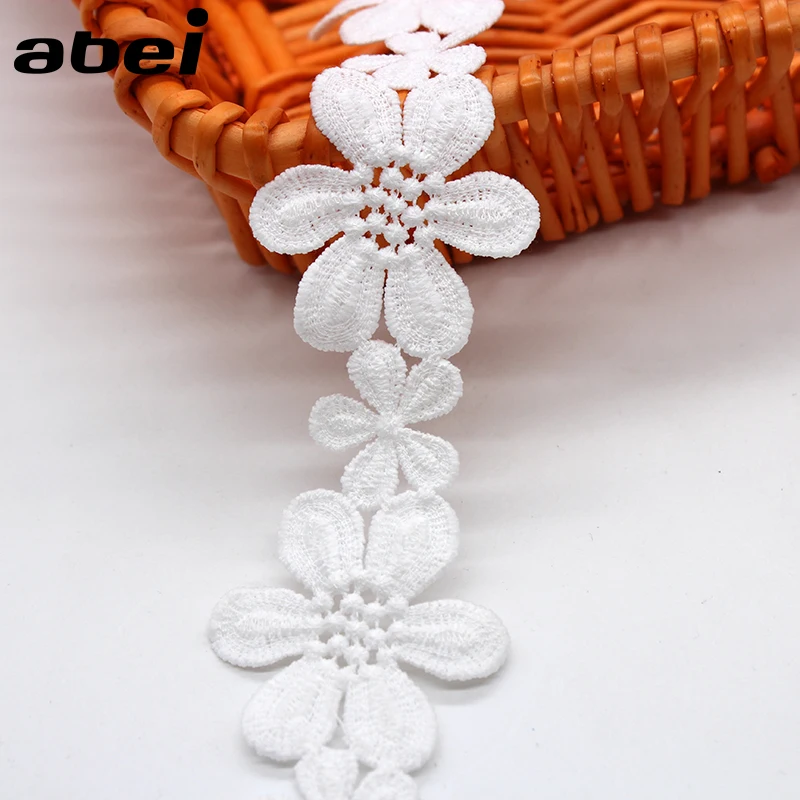 2yards/lot White solubility Embroidery Lace Flower Cotton Lace Trims DIY Sweater Skirt Edge Embellishment Garment Accessories
2yards/lot White solubility Embroidery Lace Flower Cotton Lace Trims DIY Sweater Skirt Edge Embellishment Garment Accessories