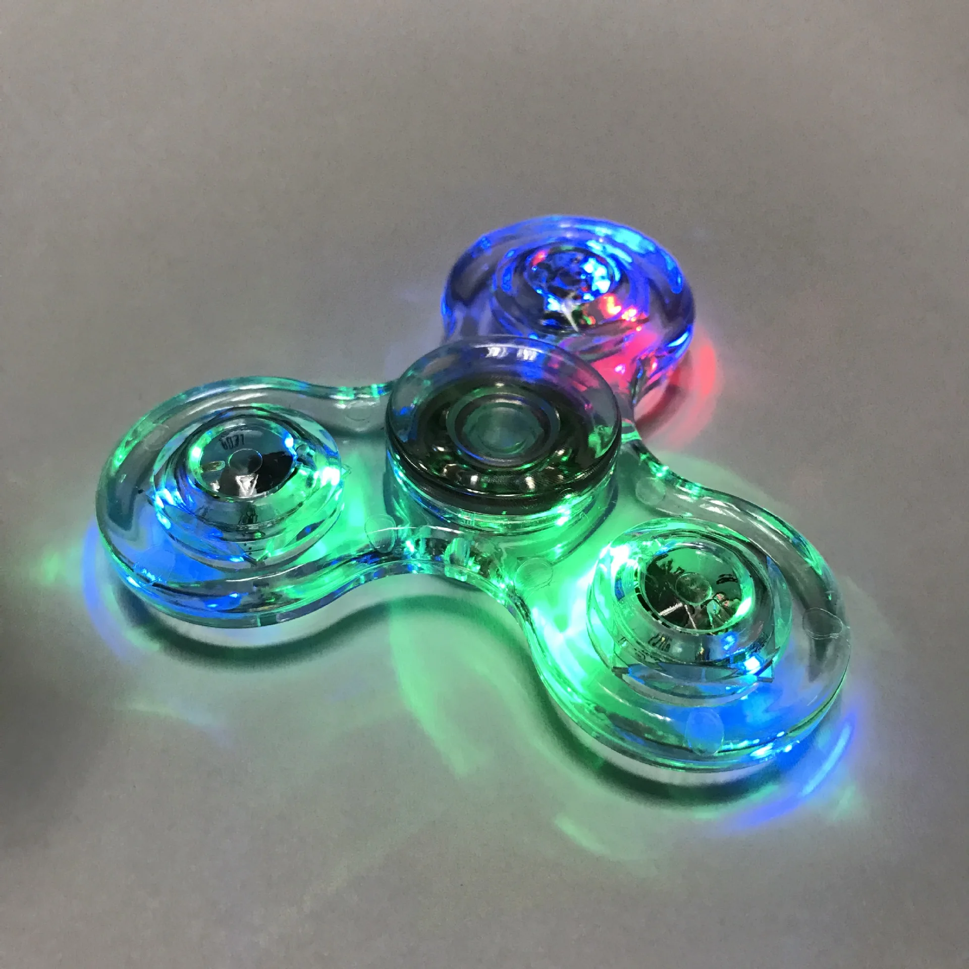 Tri-Spinner Transparent LED Light Spinner Hand Crystal Plastic EDC Switch Finger Spinner Fidget Autism Relief Anxiety StressToys
Tri-Spinner Transparent LED Light Spinner Hand Crystal Plastic EDC Switch Finger Spinner Fidget Autism Relief Anxiety StressToys