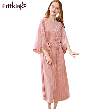 Fdfklak Robe femme new high-grade women bathrobes gold velvet autumn winter sleepwear robe loose women's bath robes home clothes
Fdfklak Robe femme new high-grade women bathrobes gold velvet autumn winter sleepwear robe loose women's bath robes home clothes