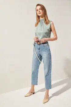 Trendyol High Waist Boyfriend Jeans TWOSS20JE0103
Trendyol High Waist Boyfriend Jeans TWOSS20JE0103