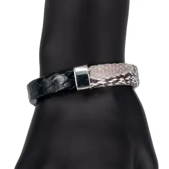 Leather bracelet otokodesign 55422 (green, magnetic lock, genuine leather, python skin)
Leather bracelet otokodesign 55422 (green, magnetic lock, genuine leather, python skin)