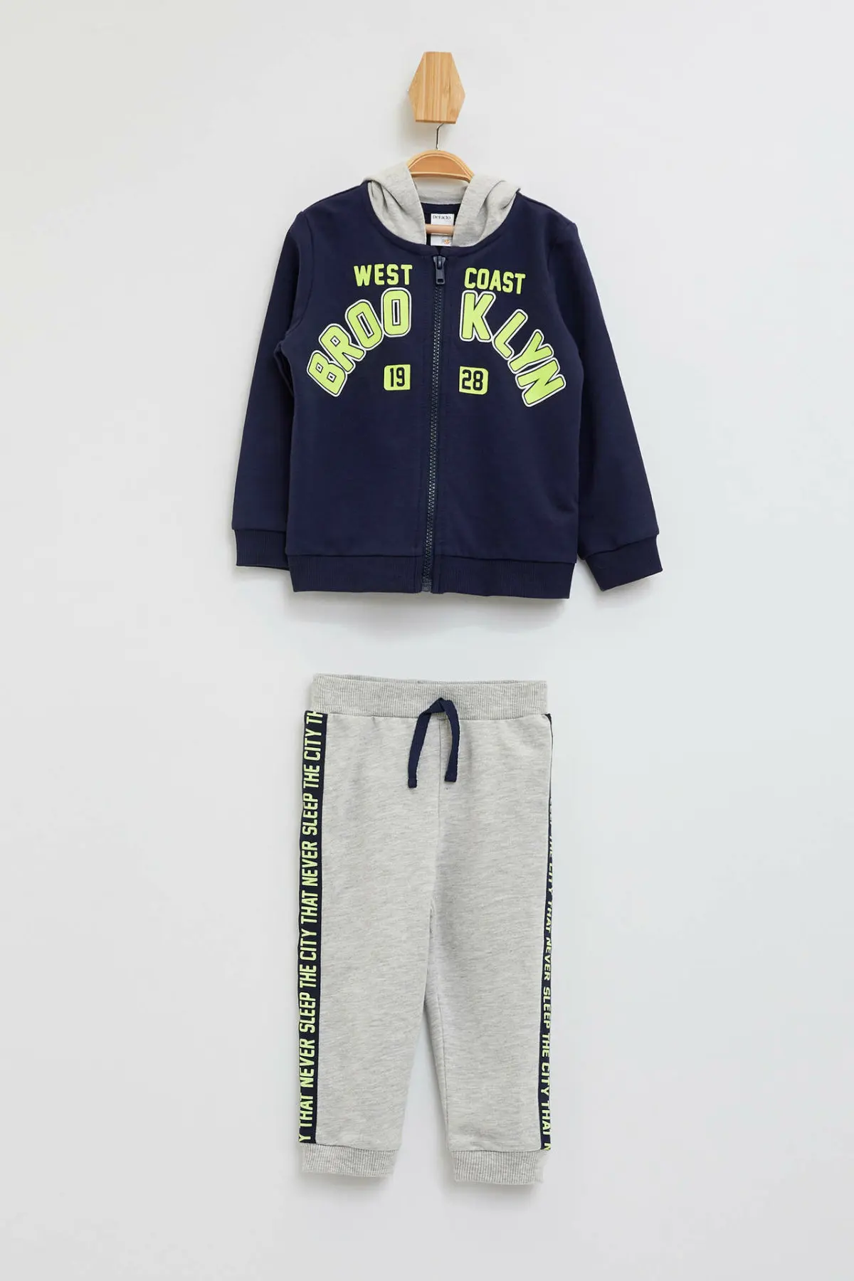 DeFacto BabyBoy Set-L6893A219AU 
DeFacto BabyBoy Set-L6893A219AU