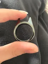 Anillo de seguridad de supervivencia para hombres y mujeres, herramienta de defensa personal de acero inoxidable, anillo de defensa para los dedos, Color plateado, dorado y negro, 1 Uds.