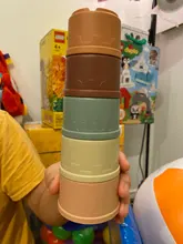 ¡Caliente! 8 Uds bebé de taza juguetes educativos juguetes del bebé Arco Iris, torre de apilamiento juguetes del baño del bebé juguetes de los niños regalo