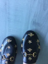 Zapatos de hebilla de Metal con abeja bordada para mujer, zapatillas planas sin cordones, cómodas y de belleza
