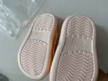 Sandalias con agujeros para niños y niñas, zapatos de playa para interiores, antideslizantes, de fondo suave, novedad de 2020
