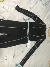 Kliou-Conjunto de dos piezas de fitness para mujer, top corto de manga larga negra, leggings de cintura alta de retales a rayas blancas, chándal activo