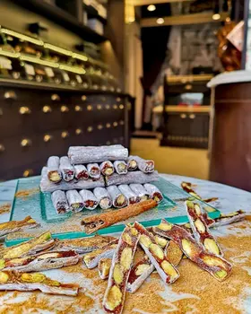 Behlül Turkish Delight 100 Handmade Luxury Gluten free vegan full pistachio Turkish Candlestick Healthy Gourmet 350 g
Behlül Turkish Delight 100 Handmade Luxury Gluten free vegan full pistachio Turkish Candlestick Healthy Gourmet 350 g