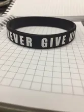 Pulsera de silicona estilo minimalista para hombre y mujer, brazalete deportivo de baloncesto, nuevo diseño