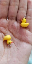 10 uds. De animales de la familia, pequeños abalorios de resina de pato amarillo, colgante de Animal, pendiente artesanal, joyería de moda