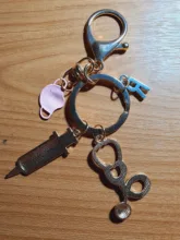 Llavero con letras de A-Z, herramienta médica para médico, estetoscopio, jeringa, mascarilla facial, llavero de regalo médico para enfermera, llavero de recuerdo