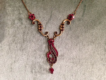 Necklace Lily 09
Necklace Lily 09