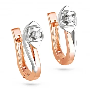Kabarovsky earrings with 2 diamonds in red gold
Kabarovsky earrings with 2 diamonds in red gold