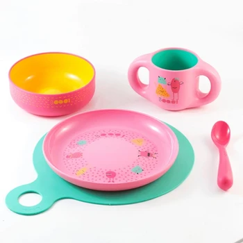 SUAVINEX SET DISHES LEARNING BOOO + 6 MONTHS PINK (Cup mugs, Dish, Bowl, stock bucket and Placemat).
SUAVINEX SET DISHES LEARNING BOOO + 6 MONTHS PINK (Cup mugs, Dish, Bowl, stock bucket and Placemat).