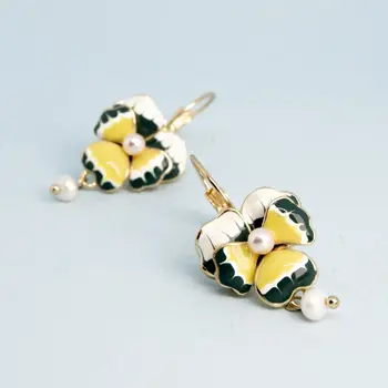 Earrings jewelery pansies (French lock, jewelery alloy, golden) 52455
Earrings jewelery pansies (French lock, jewelery alloy, golden) 52455