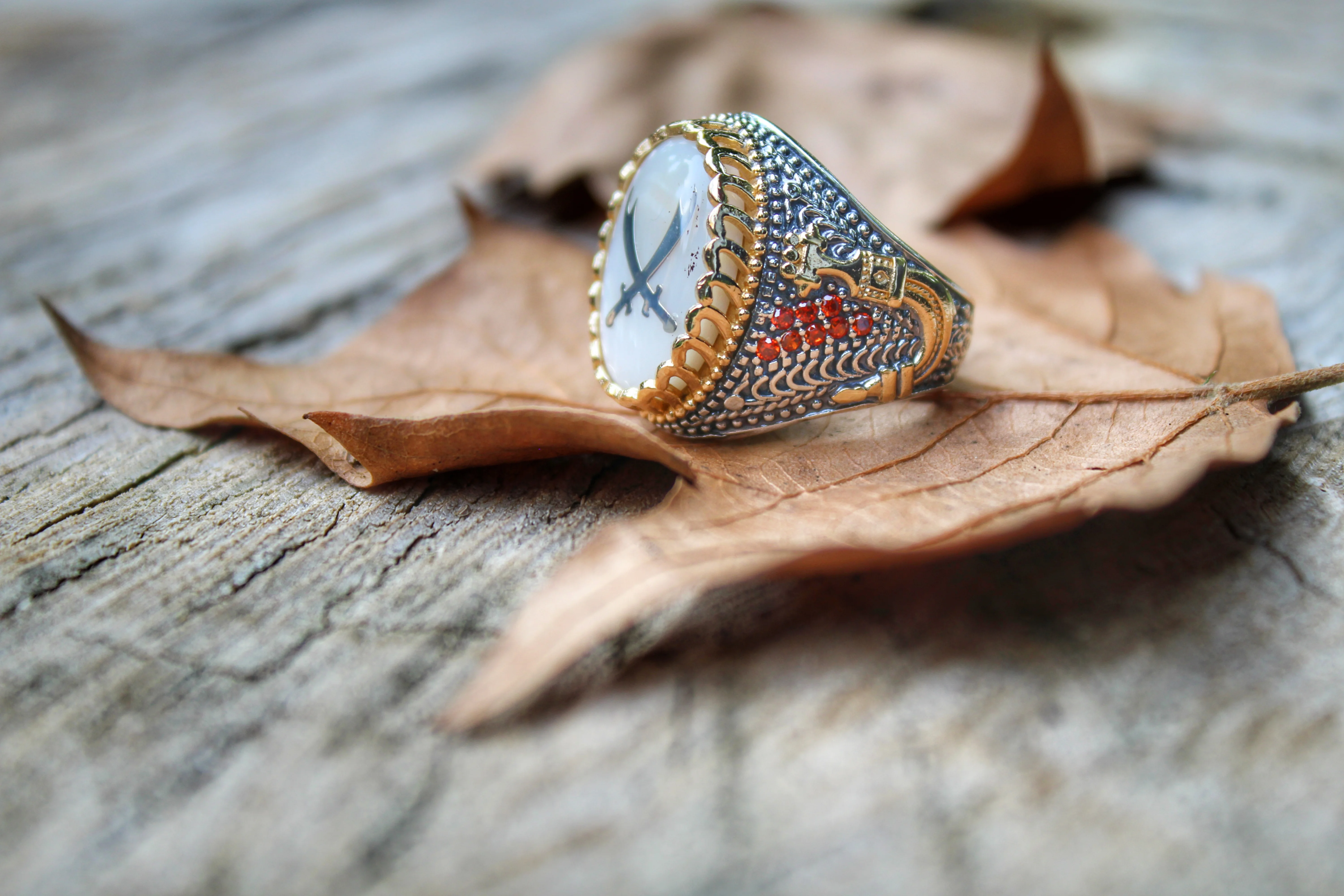 Real Pure 925 Sterling silver ring real pearl stone hand made made in turkey luxury and trendy model vintage style new model
Real Pure 925 Sterling silver ring real pearl stone hand made made in turkey luxury and trendy model vintage style new model