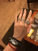 Brazalete de alas de la libertad Anime Attack On brazalete de Titán No Kyojin pulseras de cuero con hebilla para Mujeres Hombres regalo de la baratija
