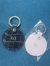 Llavero redondo de cuero Saffiano con diseño de cocodrilo y letras, llavero redondo personalizado