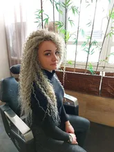 Ídolo de moda rizado del pelo de la onda 110G resistente al calor de plata gris pelo sintético 2 unids/lote 22 pulgadas de la armadura del pelo paquetes de extensiones