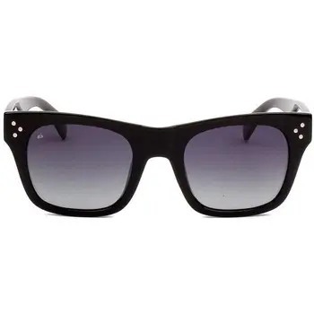 PRIVE REVAUX-sunglasses geometric-Model The Classic Black Woman
PRIVE REVAUX-sunglasses geometric-Model The Classic Black Woman