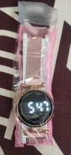 5 unids/set las mujeres de lujo reloj de pulsera de Oro de las señoras Digital de cuarzo LED Wriswatch de deporte de las mujeres reloj de mujer reloj femenino