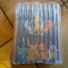 TOMY 50 Uds capacidad Pokemon tarjeta TCG bolsa de almacenamiento de Pokemones juego Pokmon tarjeta de almacenamiento camiseta con caja cargada Lista de Juguetes