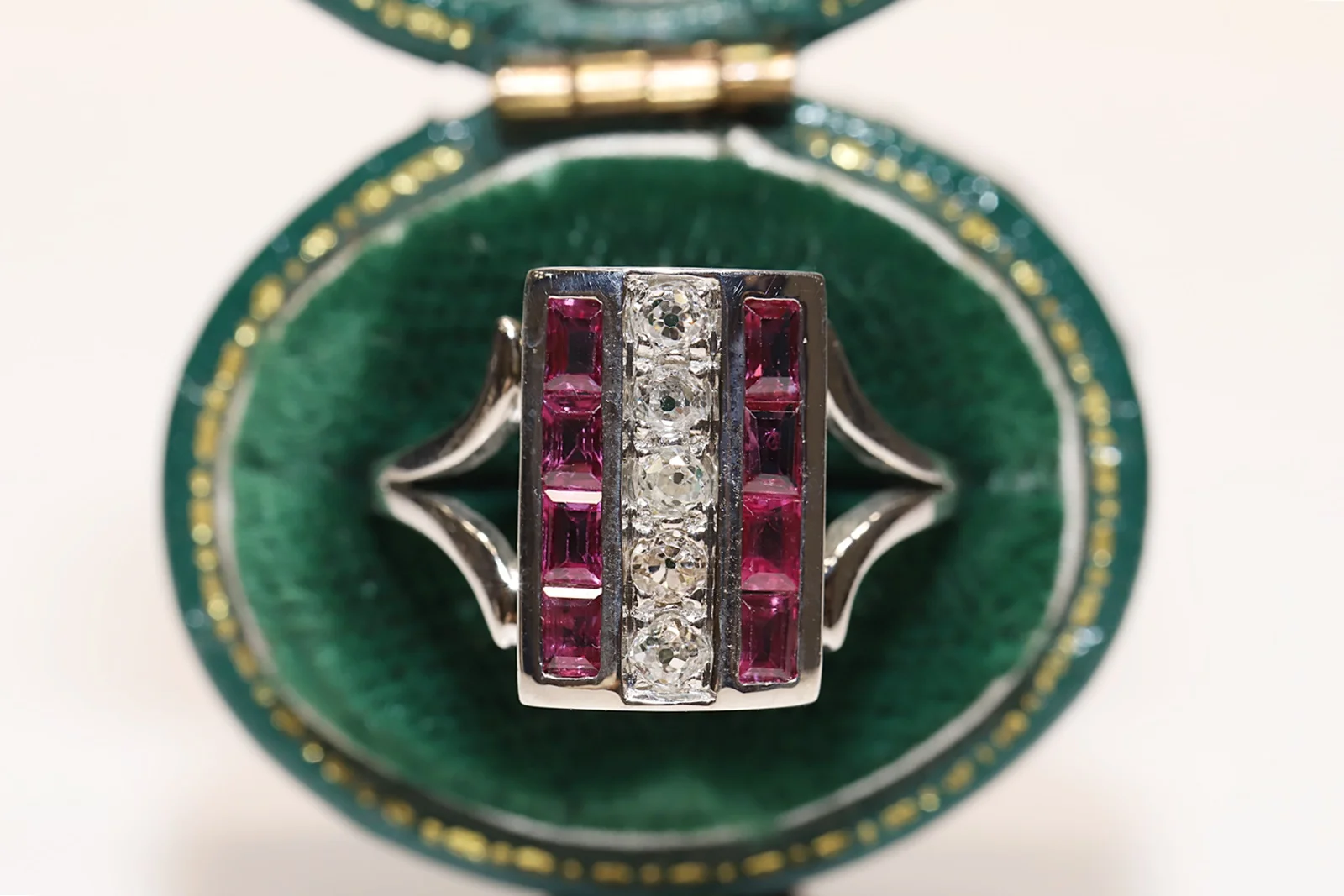 Perfect Old Vintage 18k Gold Natural Diamond And Caliber Ruby Decorated Pretty Ring
Perfect Old Vintage 18k Gold Natural Diamond And Caliber Ruby Decorated Pretty Ring