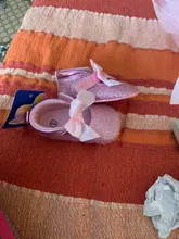 Zapatillas de primeros pasos para bebé, zapatos con lazo de princesa de PU, corazón amoroso, lazo con cordones, suela de cuna brillante, 2019