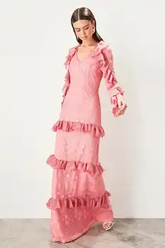 Trendyol Ruffle Detail Evening Dress TPRSS19FZ0244 
Trendyol Ruffle Detail Evening Dress TPRSS19FZ0244