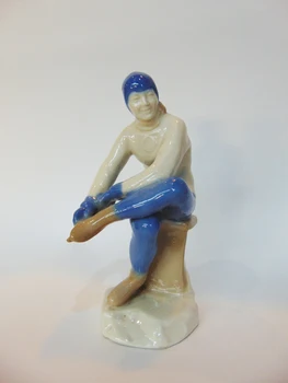 Skating Lydia Skoblikova, 18 cm. Artel ceramic (Polonne zhk), 1950 s Without stamp, on the bottom
Skating Lydia Skoblikova, 18 cm. Artel ceramic (Polonne zhk), 1950 s Without stamp, on the bottom