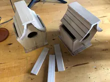 Nido de ave de madera pájaro colgante casa jaula de pájaros de madera Natural lugar de descanso Casa de pájaros al aire libre montada en la pared caja de madera