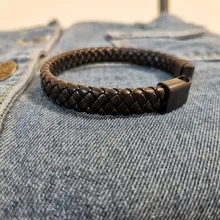 Moda Simple Piedras naturales Cuentas Pulsera de cuero tejida hecha a mano Hombres Hoja de metal Cruz Cráneo Imán Hebilla Pulseras Brazaletes Joyería Regalos Accesorios Venta al por mayor Dropshipping