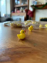 10 uds. De animales de la familia, pequeños abalorios de resina de pato amarillo, colgante de Animal, pendiente artesanal, joyería de moda