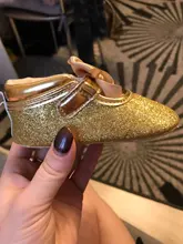 Zapatillas de primeros pasos para bebé, zapatos con lazo de princesa de PU, corazón amoroso, lazo con cordones, suela de cuna brillante, 2019