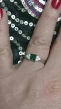 Huitan-anillo de compromiso con Circonia cúbica verde para mujer, sortija, estilo minimalista, sencillo, diseño modesto, para chica