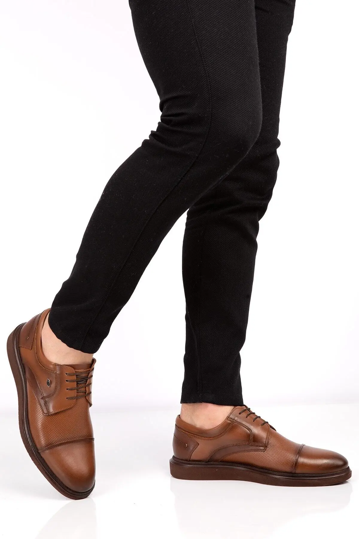 Мужские деловые туфли из натуральной кожи, мужские мокасины, мужские кожаные Трендовые туфли, мужские повседневные туфли оксфорды высокого качества 
Мужские деловые туфли из натуральной кожи, мужские мокасины, мужские кожаные Трендовые туфли, мужские повседневные туфли оксфорды высокого качества