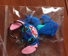 Anime Stitch llavero figura PVC dibujo animado anillo 3D doble lado clave cadena lindo anillo clave titular regalo de mochila Decoración