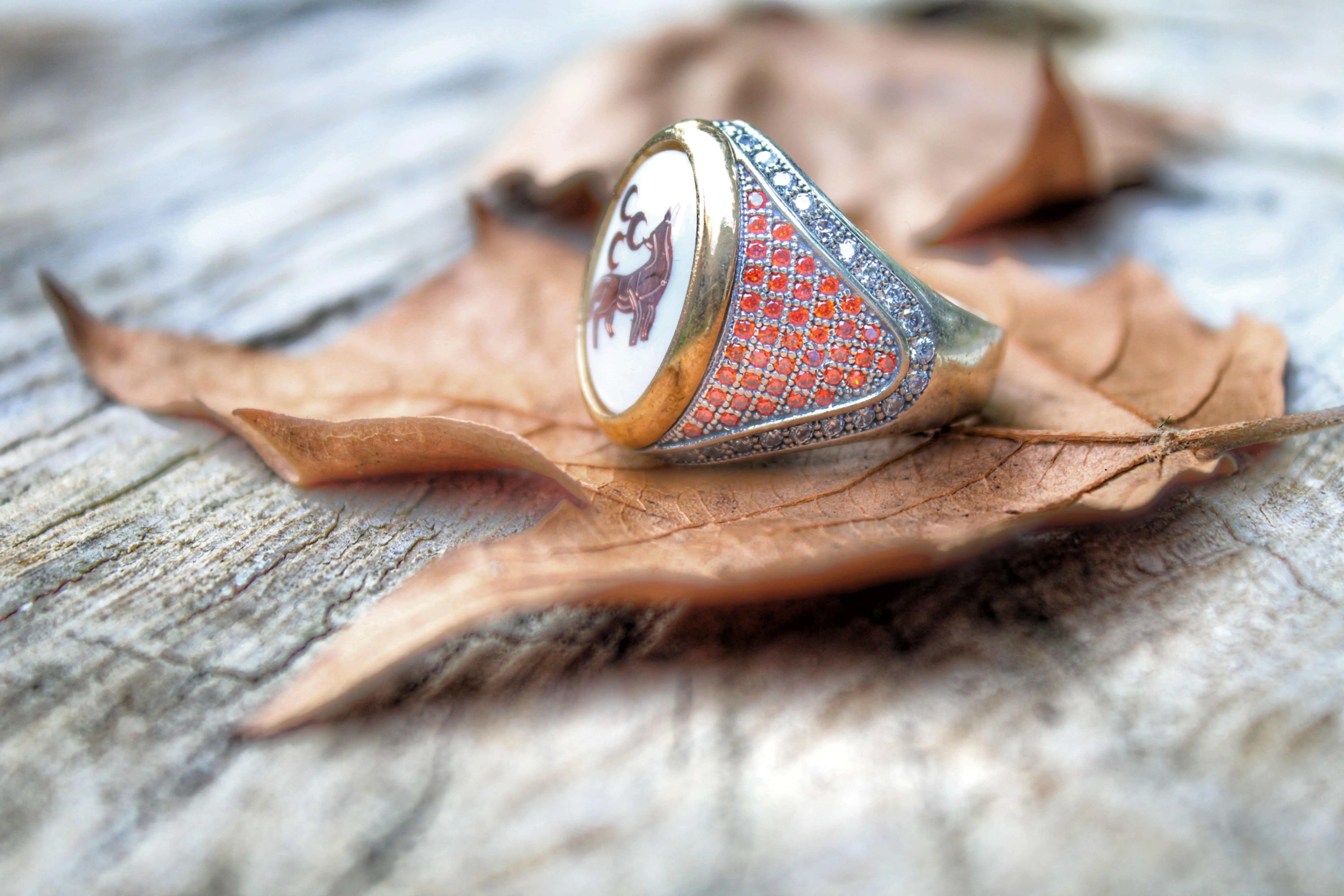 Real Pure 925 Sterling silver ring real pearl stone hand made made in turkey luxury and trendy model vintage style new model
Real Pure 925 Sterling silver ring real pearl stone hand made made in turkey luxury and trendy model vintage style new model
