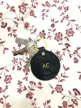 Llavero redondo de cuero Saffiano con diseño de cocodrilo y letras, llavero redondo personalizado